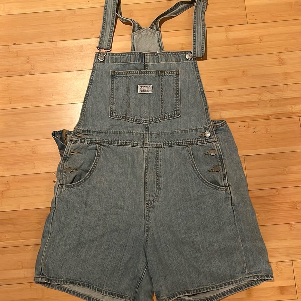 Levi’s denim short overalls